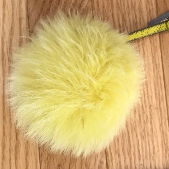 ⚡️FLASH SALE!✨ Fendi Selleria Yellow 💛 pOm😳Rabbit🔪🐇🩸Fur Keychain Bag Charm! - Picture 6 of 6